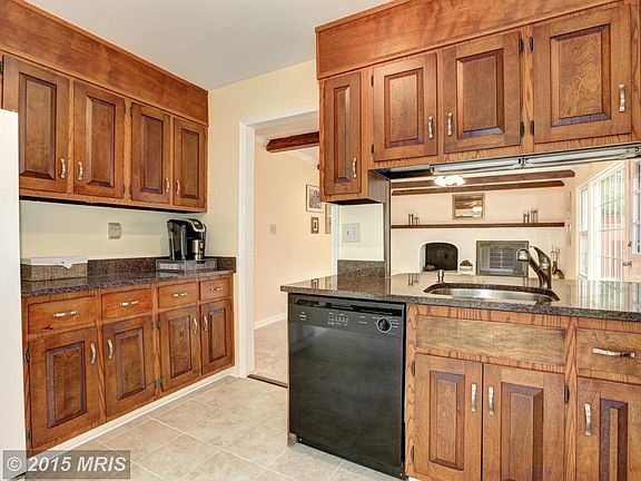5th image of 4808 Hornbeam Dr