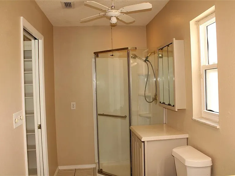 4215 18th Avenue Dr W — Photo 31