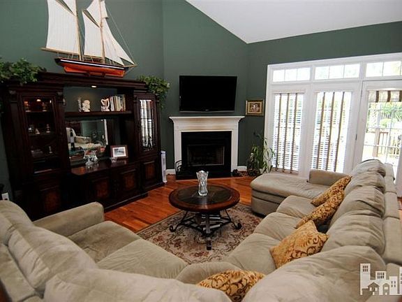 5th image of 623 Spencer Ct