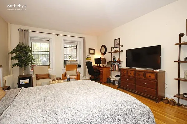 Rented by Sotheby's International Realty | media 1