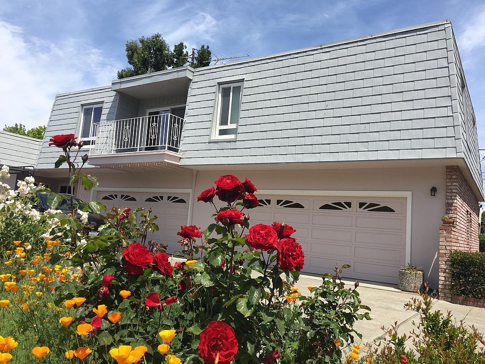1st image of 90 Oakwood Dr