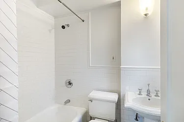 Rented by R New York