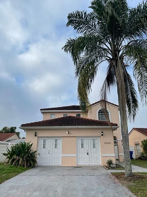 1st image of 2330 Santa Lucia St