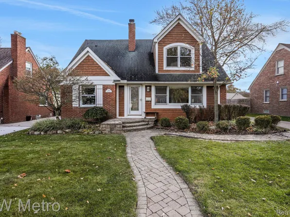 13129 Borgman Ave, Huntington Woods, MI 48070