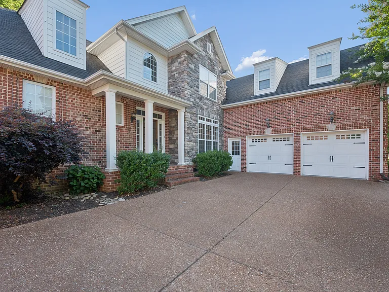 4029 Fremantle Cir — Photo 2