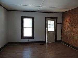 Living Room (Right Unit)