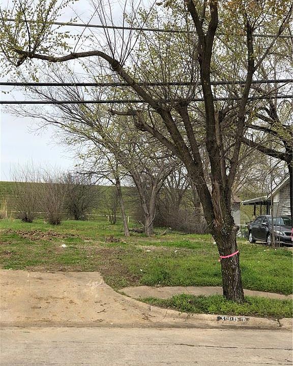 1st image of 3903 Canada Dr