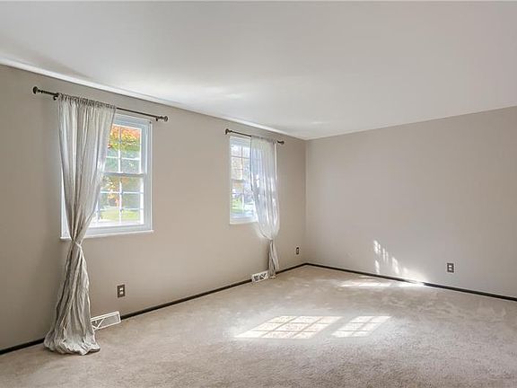 4th image of 111 Bellford Dr