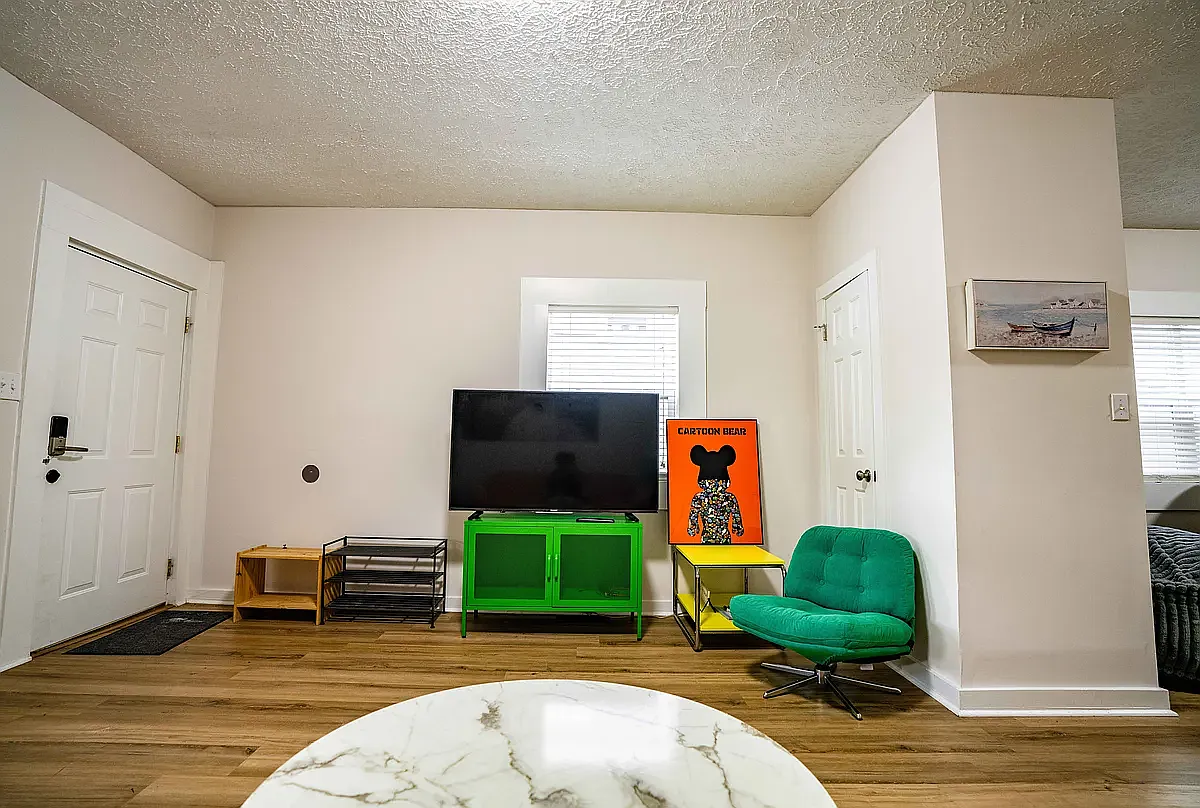 1 bed, 1.5 bath, 2716 sqft, $780 — Photo 3