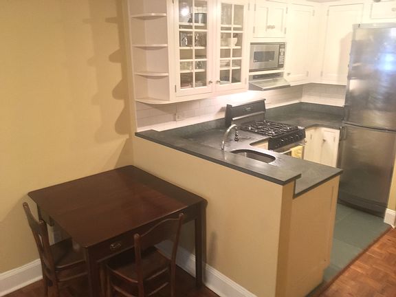 Kitchen & dining area