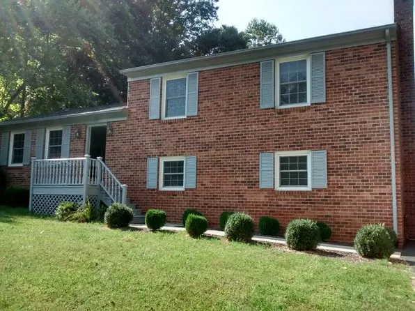 377 Burr Oak Rd, Lynchburg, VA 24502