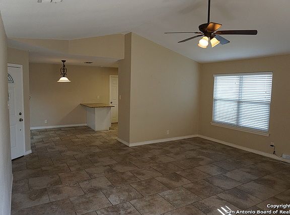 5th image of 10202 Cedarbend Dr