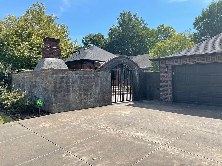 1604 S Delaware Pl — Photo 3