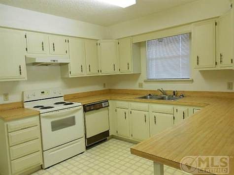 3rd image of 160 Cooper St APT 13C