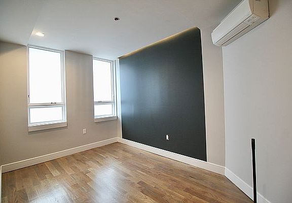 4th image of 202 Clifton Pl #1A