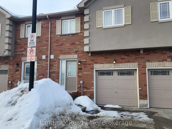 227 Harvie Rd #43, Barrie, ON L4N 9P8