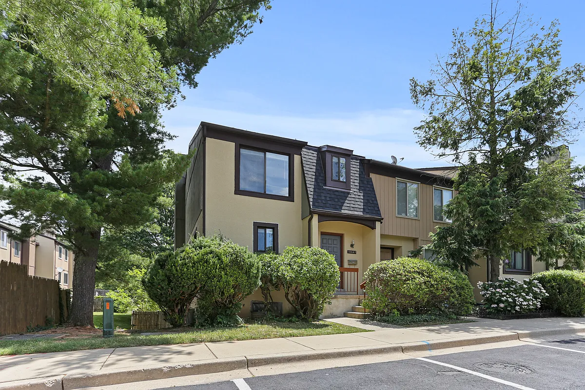 Building Photo - 10667 Muirfield Dr