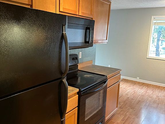 3rd image of 750 N 143rd St Unit 117