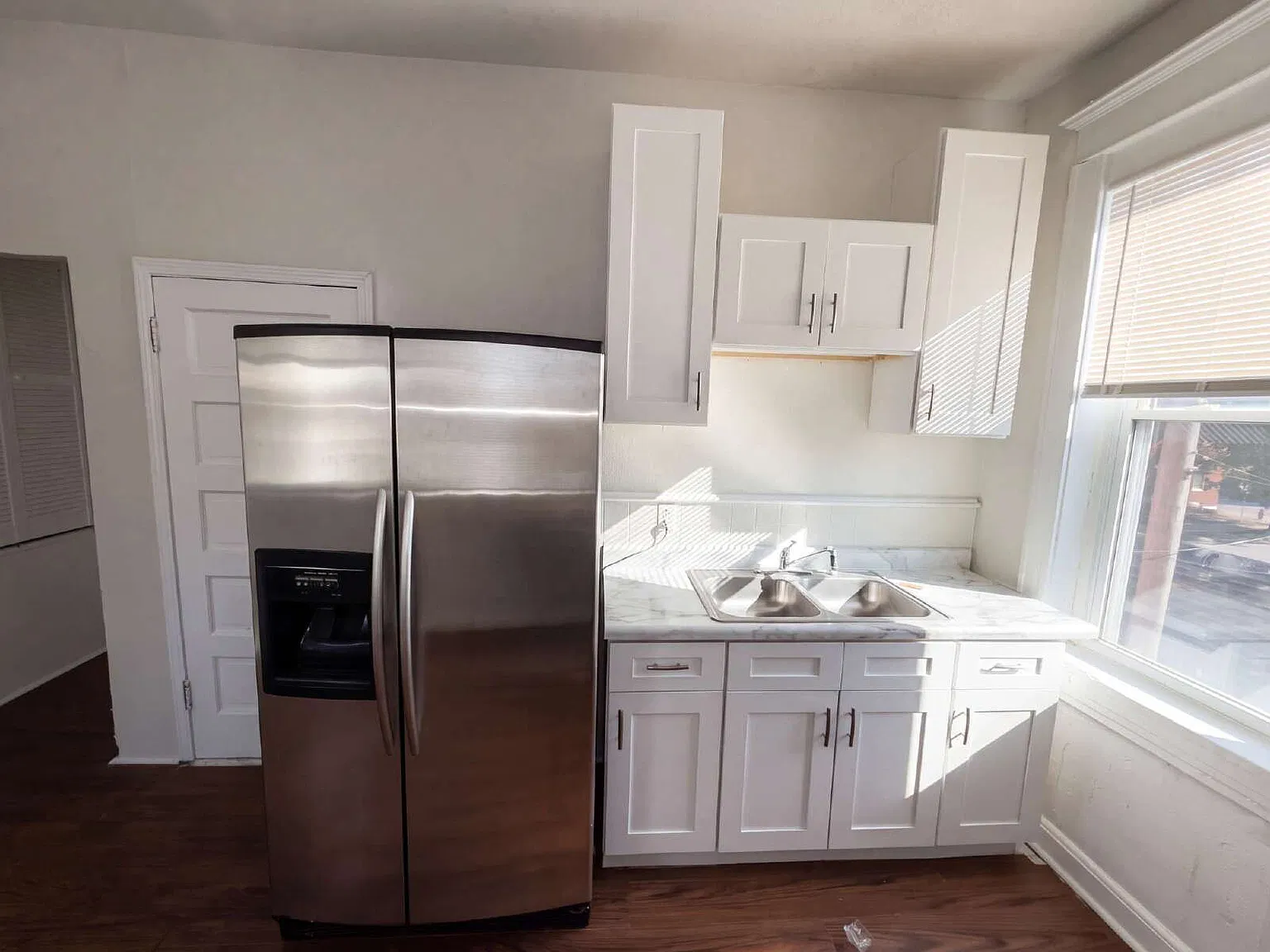 1 bed, 1.0 bath, 1000 sqft, $915 — Photo 3