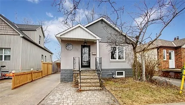 1058 Alexandra Ave W #UPPER — Photo 1