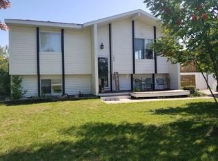 1827 W Curry Dr, Traverse City, MI 49685