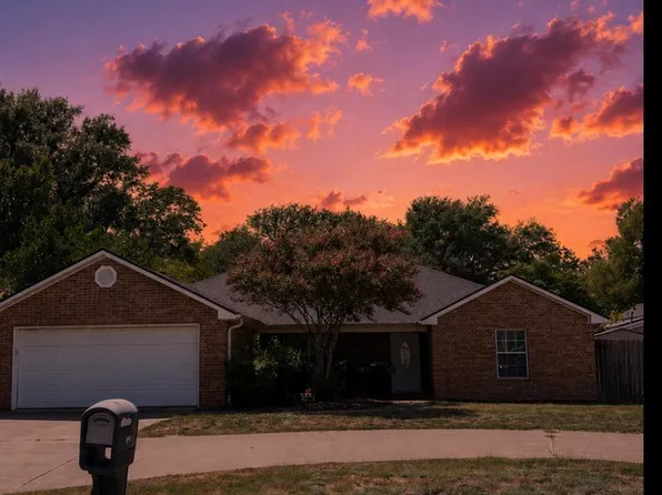 309/311 Baker St, Lindale, TX 75771