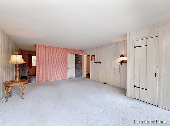 2nd image of 225 Oakwood Dr