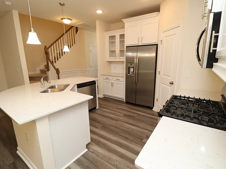 1105 Neighborly Way — Photo 8