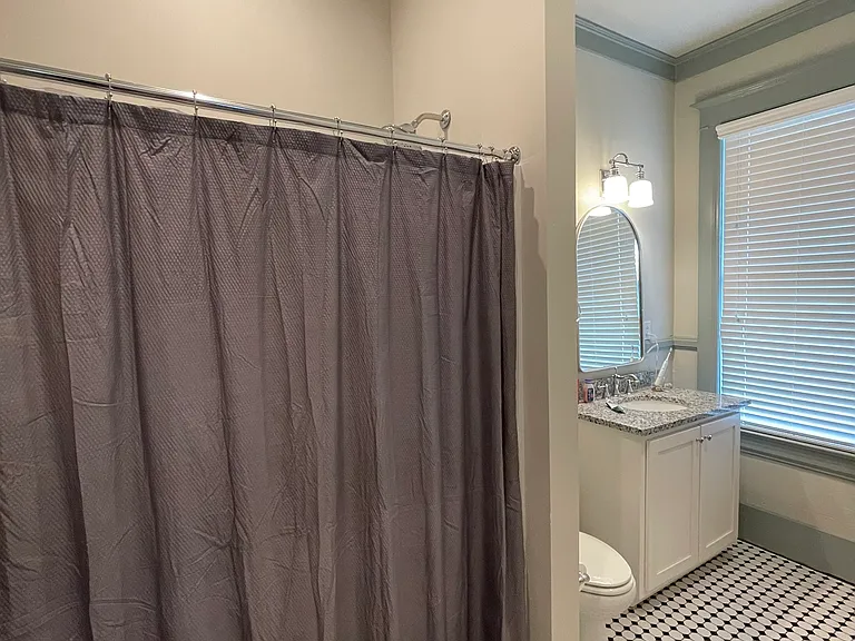 1094 Georgia Ave #D — Photo 6
