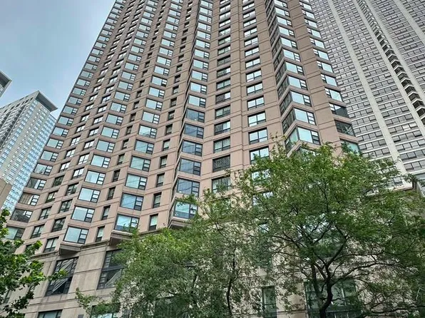 401 E Ontario St APT 2307, Chicago, IL 60611