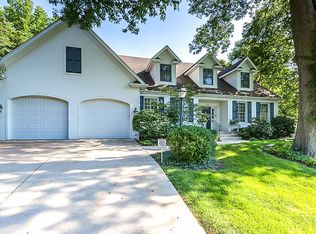 204 Bechtel Rd, Bettendorf, IA 52722