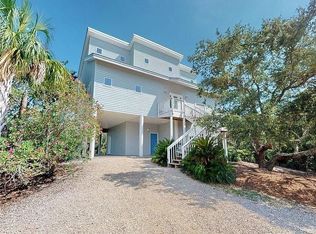 1644 Forsythia Ct, Eastpoint, FL 32328
