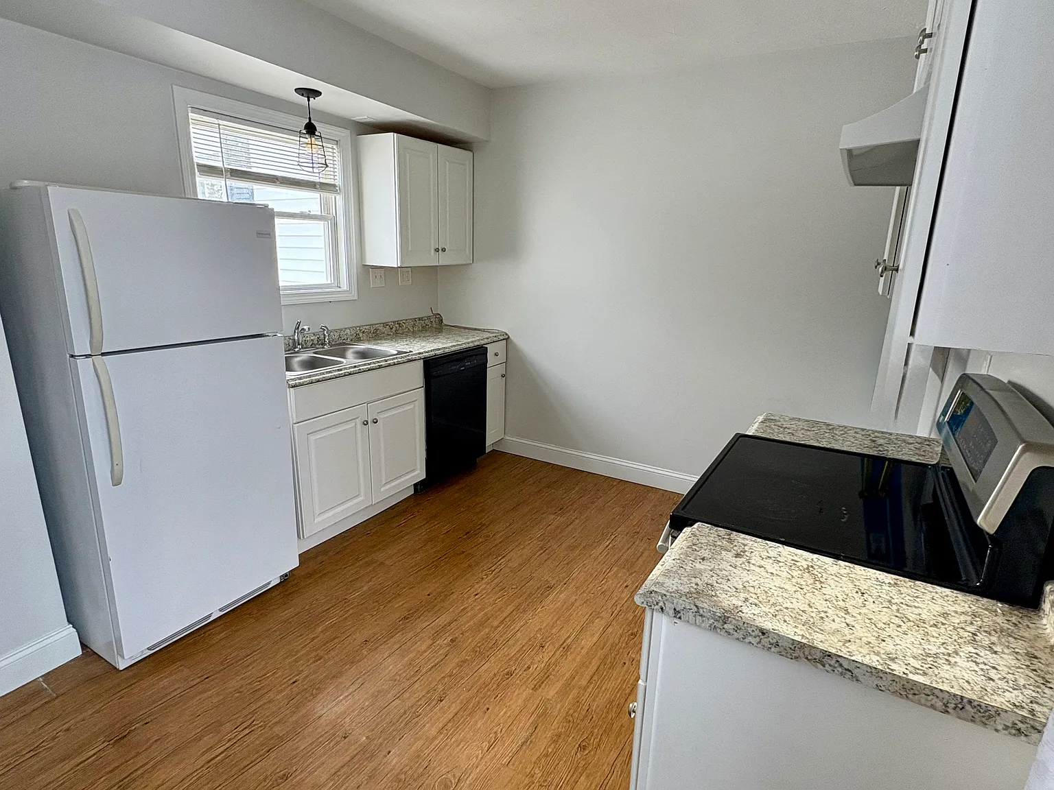 20 Whittier St — Photo 3