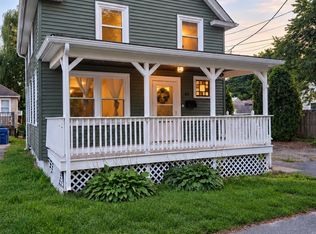 68 Eton Ave, Warwick, RI 02889
