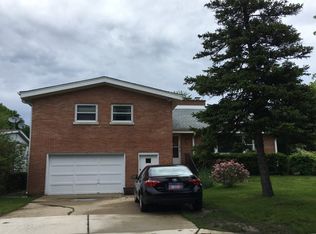 410 Arbor Ct, Libertyville, IL 60048