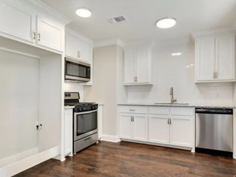 7518 Meadow Park Ave — Photo 4