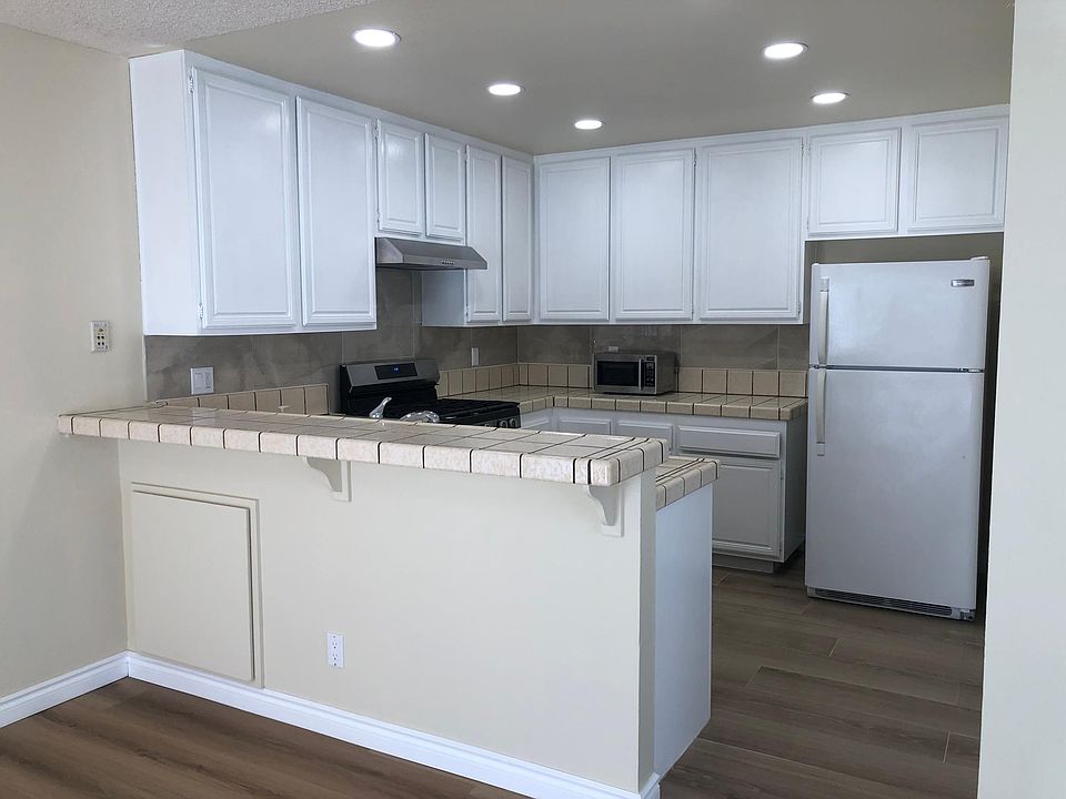 Open Kitchen and Bar