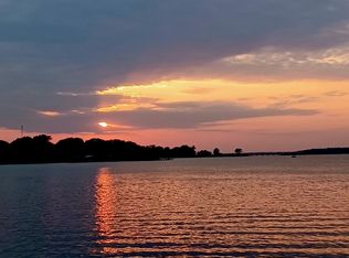 9980 Shoreline Dr, Wills Point, TX 75169