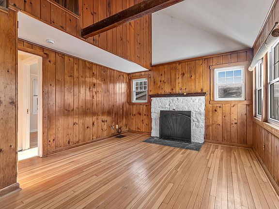 4th image of 103 Upper Lakeview Ave