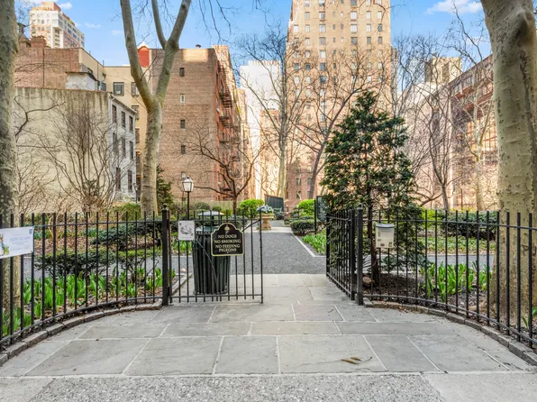 321 East 43rd Street image 6 of 7