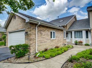 17325 Lakebrook Dr, Orland Park, IL 60467