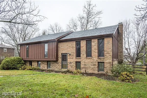 5687 Cox Smith Rd photo 1