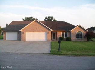 1602 Morning Dew Ct, Carterville, IL 62918