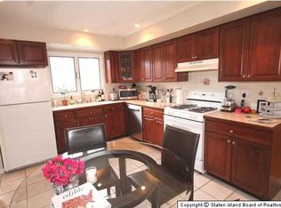 18 Briarcliff Rd, Staten Island, NY 10305