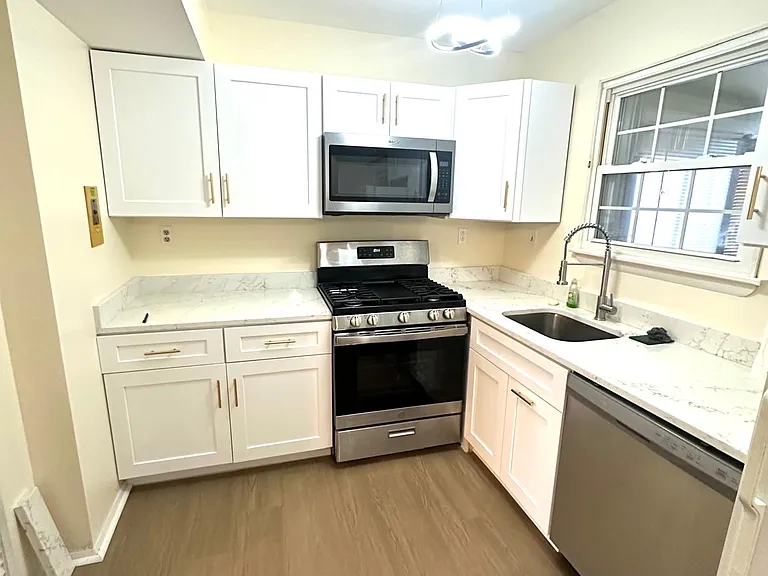 57 King Richard Ct — Photo 10