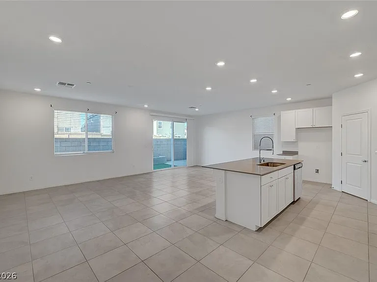 8454 Vacarez Dr — Photo 8