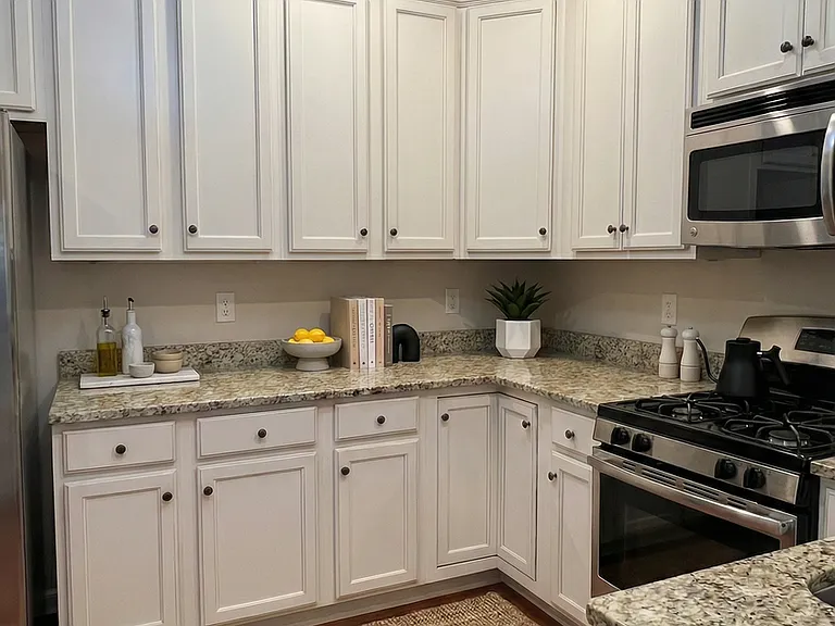 Eagle View Luxury Apartments — Photo 181