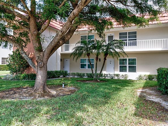 3rd image of 1 Vista Palm Ln APT 206