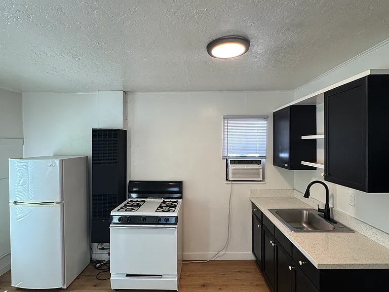 101 Elliot St — Photo 9