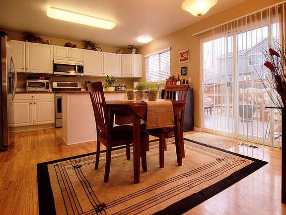 Kitchen Eating area